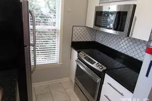 1001 Brighthurst Dr, Raleigh, NC 27605 - Photo 9