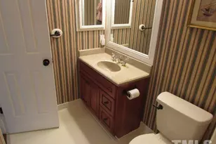 1001 Brighthurst Dr, Raleigh, NC 27605 - Photo 15