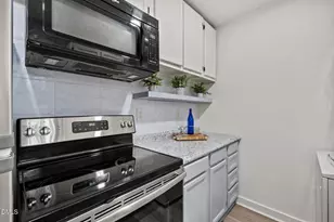 3622 Colchester St, Durham, NC 27707 - Photo 9