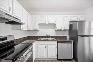 741 Bishops Park Dr, Raleigh, NC 27605 - Photo 37