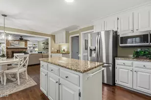 101 Loch Haven Ln, Cary, NC 27518 - Photo 13