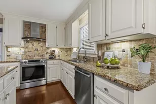 101 Loch Haven Ln, Cary, NC 27518 - Photo 9