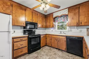 908 Tanglewood Dr, Cary, NC 27511 - Photo 11