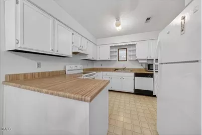 4609 Grinding Stone Drive, Raleigh, NC 27604 - Photo 9