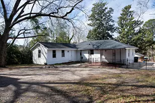 3933 Village Dr, Fayetteville, NC 28304 - Photo 7