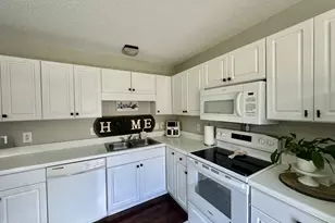 2106 Walnut Bluffs Ln, Raleigh, NC 27610 - Photo 7