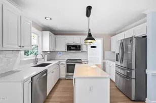 113 Fetzer Ct, Cary, NC 27513 - Photo 9