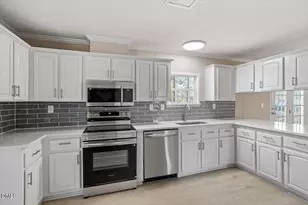 190 Pickett Cir, Vass, NC 28394 - Photo 7