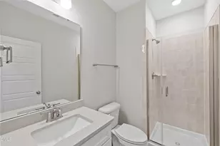 93 W Victoria Rdg Dr, Selma, NC 27576 - Photo 5