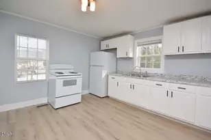 307 Oneida St, Graham, NC 27253 - Photo 15