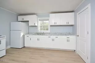 307 Oneida St, Graham, NC 27253 - Photo 17