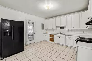 818 Dorsey Ave, Henderson, NC 27536 - Photo 17