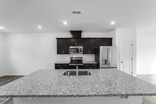 2302 Oakwood Meadows Ct, Raleigh, NC 27604 - Photo 9