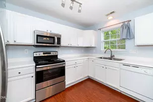 216 Climbing Ivy Ct, Cary, NC 27511 - Photo 5