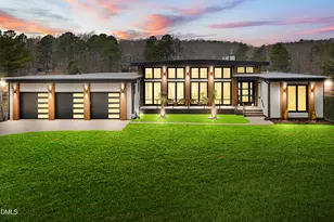 704 Russell St, Sanford, NC 27330 - Photo 3