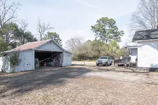 807 N Pollock St, Selma, NC 27576 - Photo 25