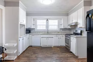 807 N Pollock St, Selma, NC 27576 - Photo 11