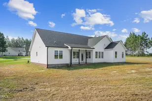 205 N Rabbit Run Dr, Smithfield, NC 27577 - Photo 3