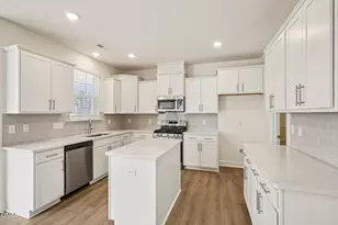 1028 Bolton Pointe Dr, Zebulon, NC 27597 - Photo 7