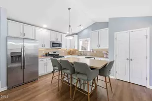 830 Bridlemine Dr, Fuquay-Varina, NC 27526 - Photo 5