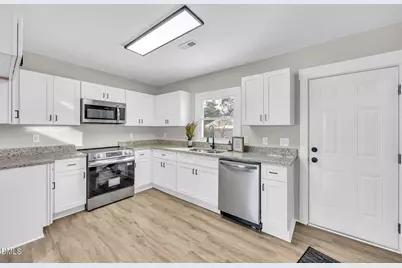 1006 Clifton Terrace, Kinston, NC 28501 - Photo 9