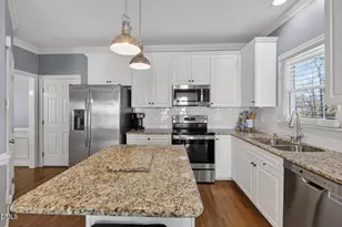 609 Oakhall Dr, Holly Springs, NC 27540 - Photo 7