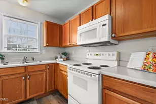 5832 Running Water Ct, Fuquay Varina, NC 27526 - Photo 9