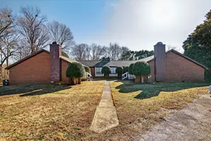 2829 Seclusion Ct, Raleigh, NC 27612 - Photo 3