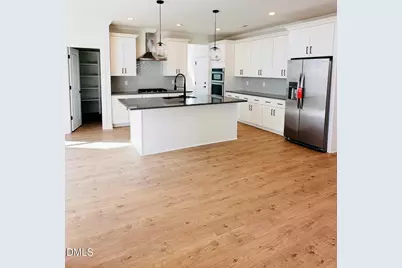 213 W Maple Avenue, Holly Springs, NC 27540 - Photo 5