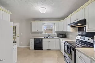 802 Darlington Dr, Fayetteville, NC 28311 - Photo 15