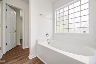 835 Brookhannah Ct, Fuquay Varina, NC 27526 - Photo 25