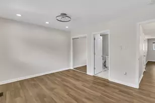 717 E Millbrook Rd, Raleigh, NC 27609 - Photo 17