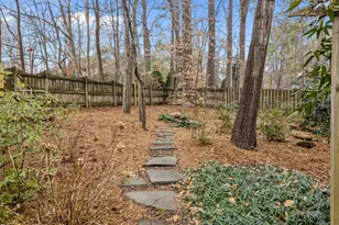 110 Linnaeus Pl, Chapel Hill, NC 27514 - Photo 27