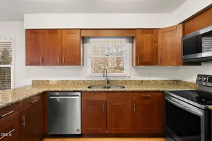 204 Rosehaven Dr, Raleigh, NC 27609 - Photo 11