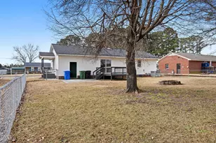 1120 W Pope St, Benson, NC 27504 - Photo 31