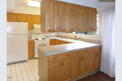 1305 Oak Tree Drive, Chapel Hill, NC 27517 - Photo 9