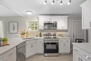 121 Countrywood Dr, Fuquay Varina, NC 27526 - Photo 3