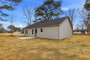 104 E Pope Ave, Kenly, NC 27542 - Photo 3