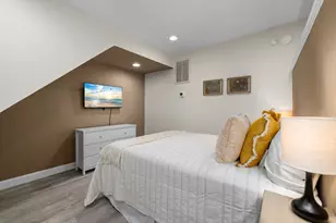 327 Silverberry Ct, Cary, NC 27513 - Photo 9