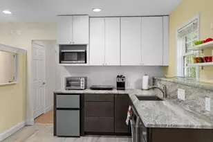 327 Silverberry Ct, Cary, NC 27513 - Photo 3