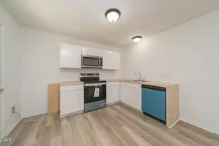 4258 Kaplan Dr, Raleigh, NC 27606 - Photo 7