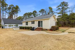 525 W Edwards St, Princeton, NC 27569 - Photo 3