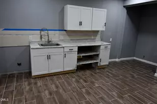 405 E Cole St, Dunn, NC 28334 - Photo 5