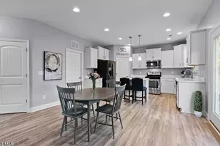 821 Stable Fern Dr, Fuquay-Varina, NC 27526 - Photo 5