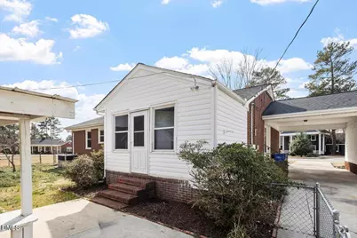 606 W Harnett Street, Benson, NC 27504 - Photo 5