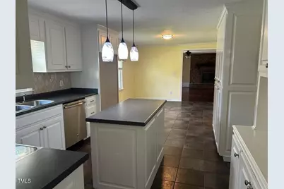 111 Colonial Drive, Clinton, NC 28328 - Photo 9