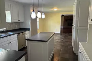 111 Colonial Dr, Clinton, NC 28328 - Photo 9