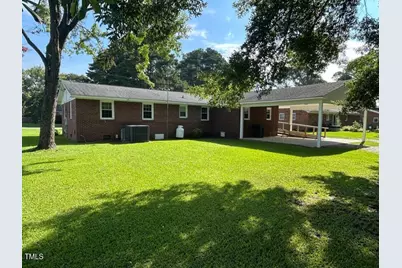 111 Colonial Drive, Clinton, NC 28328 - Photo 3