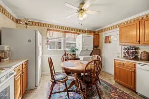 318 Lakeside Ave, Burlington, NC 27217 - Photo 7