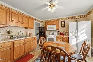 318 Lakeside Ave, Burlington, NC 27217 - Photo 9
